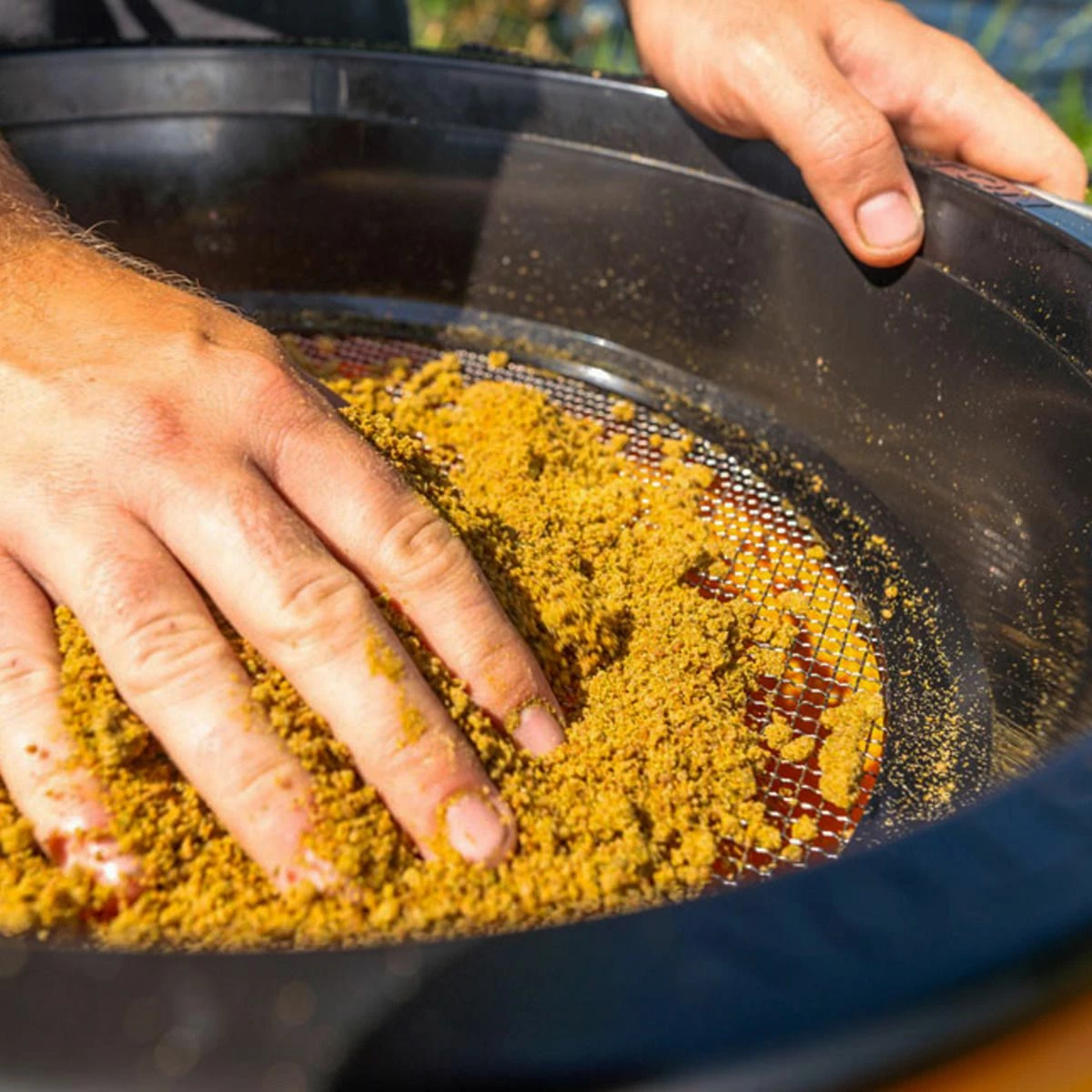 Preston 6mm Riddle Buckets & Riddles 2 Preston 6mm Riddle Buckets & Riddles - Image 2